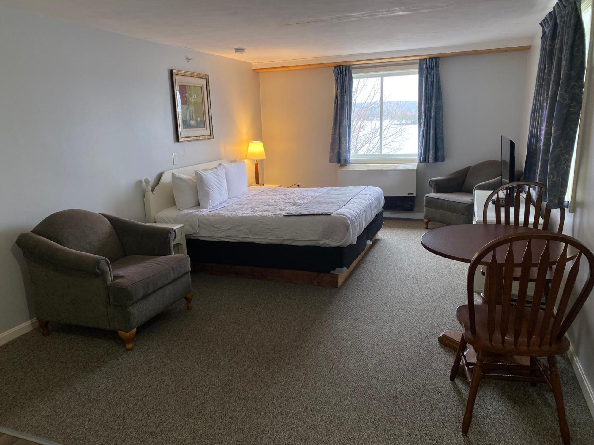 Winnisquam Lake Inn ティルトン エクステリア 写真