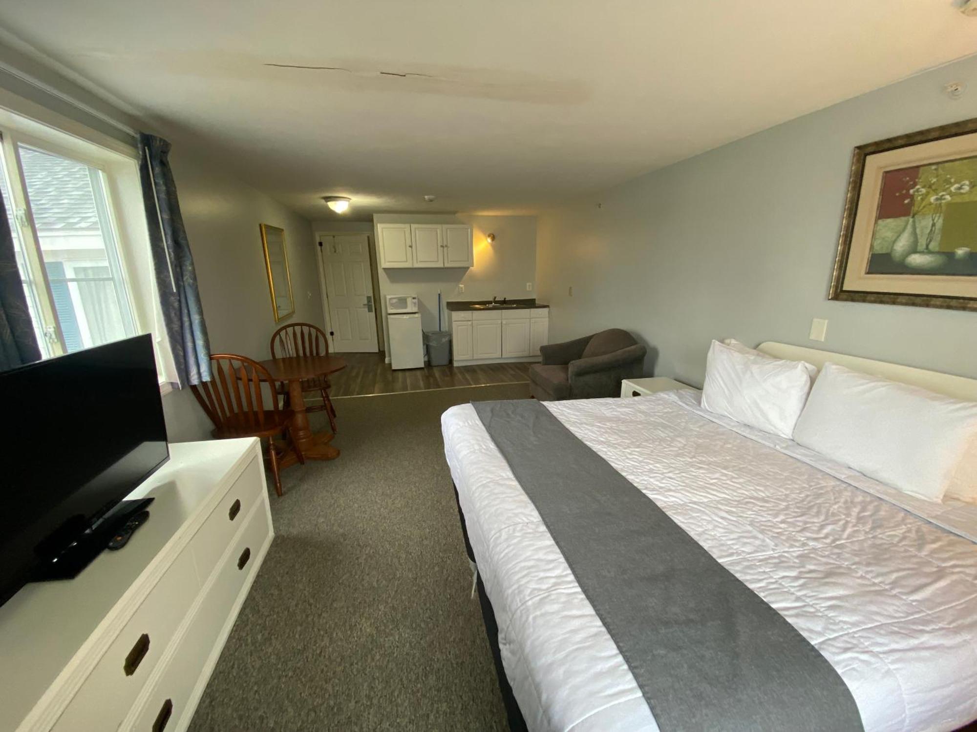 Winnisquam Lake Inn ティルトン エクステリア 写真