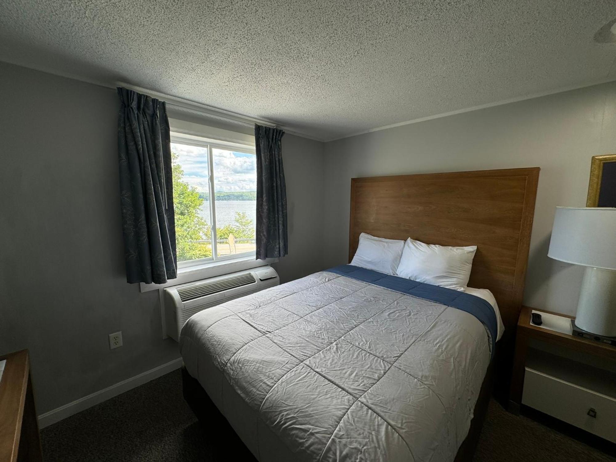 Winnisquam Lake Inn ティルトン エクステリア 写真