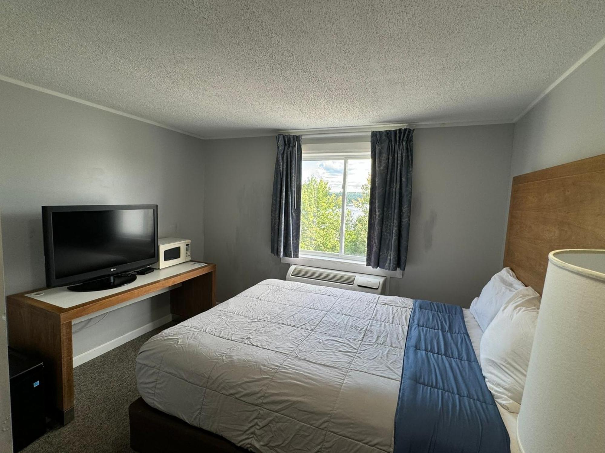Winnisquam Lake Inn ティルトン エクステリア 写真