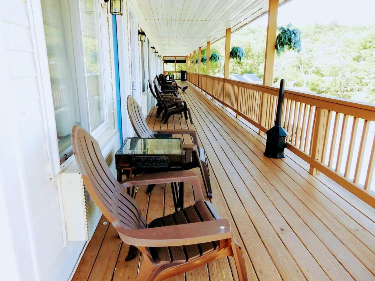Winnisquam Lake Inn ティルトン エクステリア 写真